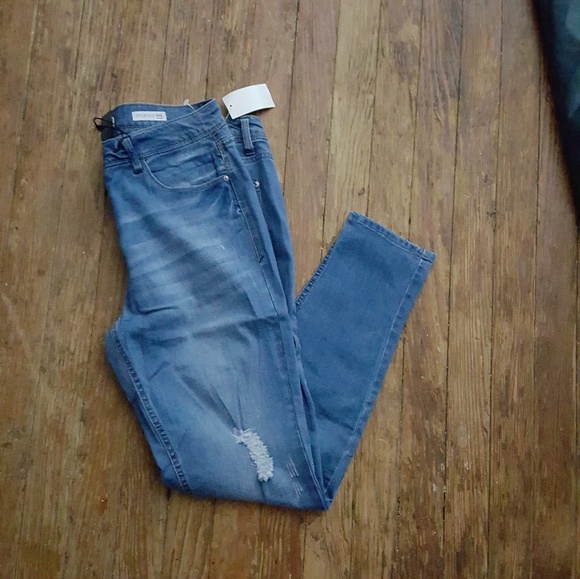 Kensie Denim - Lightly distressed Kensie jeans